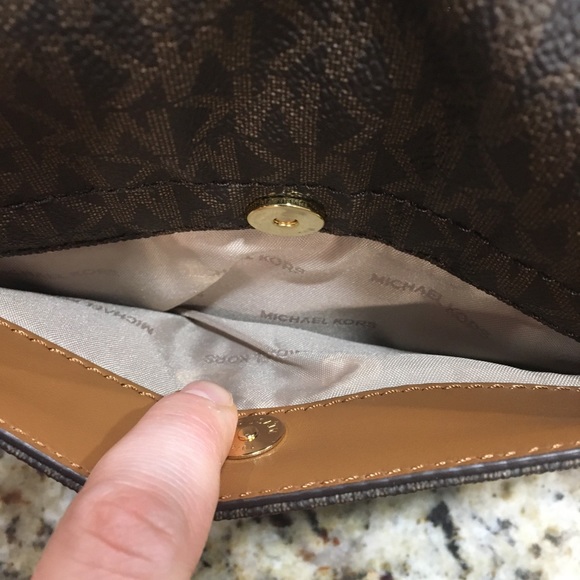 Michael Kors Fulton Logo Crossbody - Picture 3 of 11